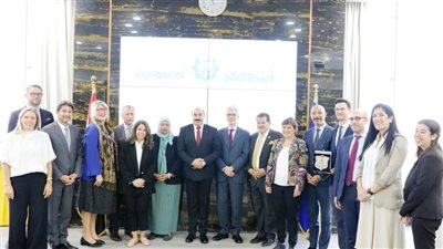 محافظ أسوان يستعرض الفرص الاستثمارية والاقتصادية والسياحية