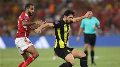 تقرير سعودي: إتحاد جدة يستعد للإطاحة بالمحترفين بعد الخسارة من الأهلي