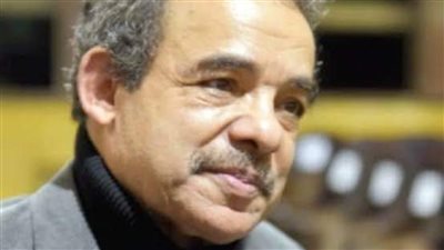 أيمن بهجت قمر ينعي خاله عادل أنور: جزء من ذكرياتي مرتبط بيه