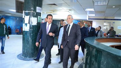 وزير الصحة يتفقد سير العمل بالمعهد القومي للجهاز الحركي العصبي بإمبابة (صور)