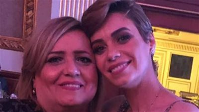 بعد جدل وفاتها.. نور قدري تحتفل بعيد ميلاد والدتها (صور)