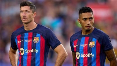برشلونة يستهدف الدوري السعودي ومانشستر يونايتد لبيع لاعبه