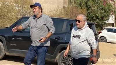 أشرف زكي وأيمن عزب أبرز الحضور في جنازة عادل أنور (صور)