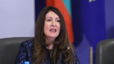 السفيرة الأمريكية بالقاهرة: سنعمل بثبات مع الرئيس السيسي لتحقيق سلام عادل