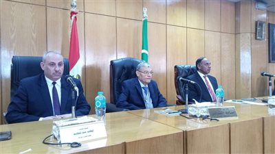 محافظ المنيا يسلم شهادات الرخصة الإفريقية D لـ60 من مدربي كرة القدم