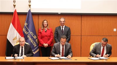 «ڤودافون مصر» توقع مذكرتي تفاهم مع وزارة الاتصالات لبناء القدرات الرقمية للنشء والشباب