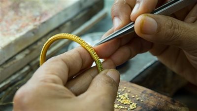 مصلحة الدمغة تفتح باب القروض أمام ورش الذهب