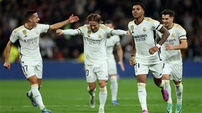 ريال مدريد يخطط لإستعادة مدافعه السابق ضمن 3 حلول لتعويض إصابة ألابا