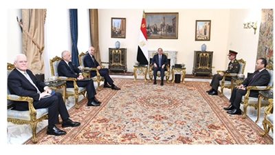 الرئيس السيسي ووزير دفاع اليونان يبحثان وقف إطلاق النار في قطاع غزة 