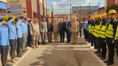 وكيل التعليم وقائد الدفاع العسكري بالبحيرة يتفقدان مدرسة الشهيد محمد فوزي الحوفي