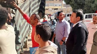 حملات إزالة فورية لتعديات بالوحدات المحلية لمركزى أسوان وكوم أمبو