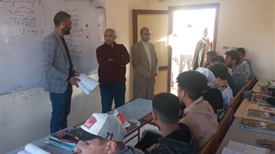 وكيل تعليم مطروح يتابع مسار العمل بمجموعات الدعم المدرسية