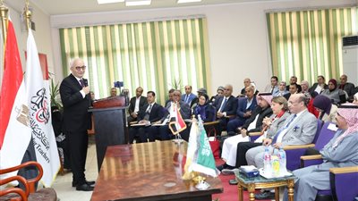 وزير التعليم يشهد ورشة تقويم الأداء التدريسي لمعلم التعليم العام في الدول العربية