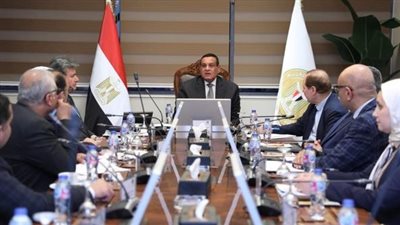 وزير التنمية المحلية يتابع تنفيذ مشروعات منظومة المخلفات بالمحافظات ويوجه بسرعة التنفيذ