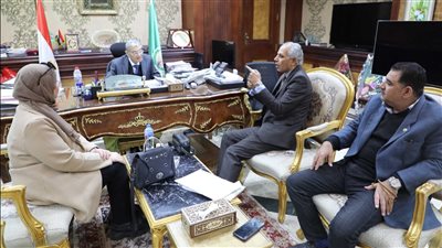تفاصيل لقاء هام بين محافظ المنيا ووفد من الصحفيين 