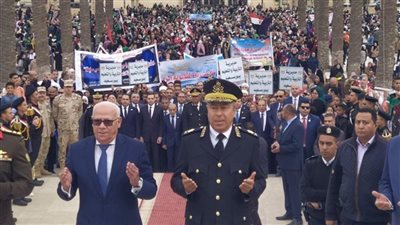 في ذكرى جلاء العدوان الثلاثي.. محافظ بورسعيد يضع إكليل الزهور على النصب التذكاري 