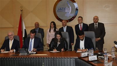 وزير النقل: مصر لا تبيع موانيها ونتعاون مع كبرى الشركات العالمية للتشغيل