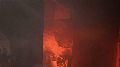 حريق هائل داخل محل ملابس بوسط البلد