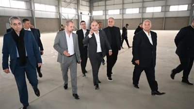 وزير التجارة يتفقد منطقة الـ 100 مصنع بمدينة الجلود بالروبيكي