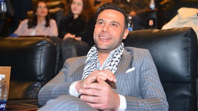 بالشال الفلسطيني.. محمد إمام في العرض الخاص لفيلم أبو نسب