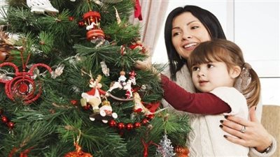 بالفيديو.. أفكار رائعة للاحتفال بالكريسماس وهدايا للأطفال 