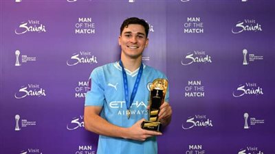 جوليان ألفاريز.. نجم الأرجنتين الشاب الذي أضاء سماء كرة القدم العالمية