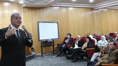 ادارة الذات ومواجهة تحديات العمل في ندوة بالقابضة للمطارات