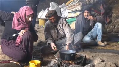 بالفيديو.. مصير صادم لأهالي منطقة في الخليل بعد حرق المستوطنين لبيوتهم