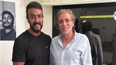 خالد يوسف: أحمد العوضي رفض الاستعانة بـ دوبلير في مشاهد الأكشن بـ«الإسكندراني»