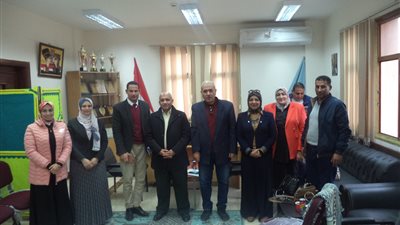 وكيل تعليم مطروح يجتمع مع مديري المبادرة الرئاسية لتهيئة المناخ التربوي