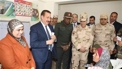  جولة ميدانية لمحافظ المنوفية ومساعد رئيس أركان حرب القوات المسلحة بمركز الشهداء 