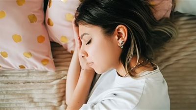 دراسة جديدة: عدم النوم ولو لمدة ساعة.. يجعلك أقل شغفًا بالحياة