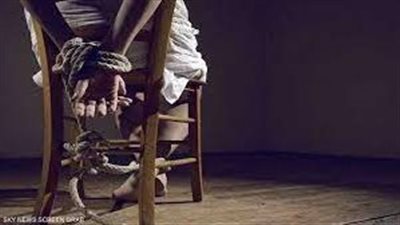 ضبط المتهمين باختطاف شخص والاستيلاء على أمواله بالإكراه في المنيا
