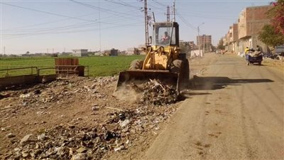 محافظ المنيا يتابع جهود الوحدات المحلية في رفع كفاءة منظومة النظافة وتمهيد الطرق