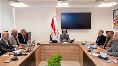 اجتماع هام لـ وزير الري مع قياداته تنفيذًا لتعليمات السيسي.. تعرف على السبب