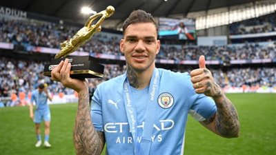 البرازيلي إيدرسون أفضل حارس في العالم