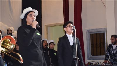 طلاب المدارس يحتفلون بعيد بورسعيد القومي بهذه الطريقة