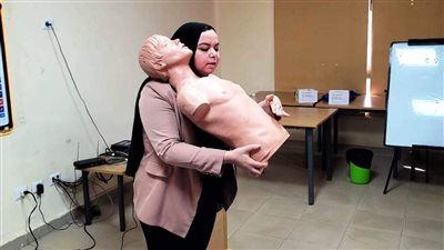 برعاية وزير الصحة ومحافظ أسوان.. دورة تدريبية للعاملين بالمنشآت الطبية