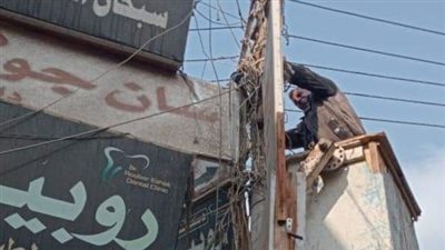 حملة مكبرة لرفع الإعلانات المخالفة والعشوائية من شوارع مدينة بنى مزار بالمنيا