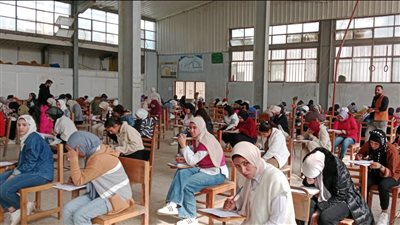 أبرزها منع الدخول بعد 10 دقائق.. 8 محظورات على طلاب المعاهد الفنية بالامتحانات 