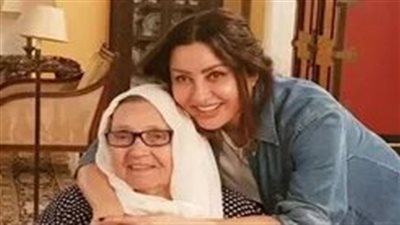 تعرف على موعد ومكان عزاء والدة لطيفة في مصر