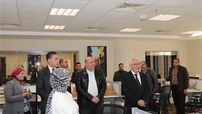 وزير التعليم يتفقد مبنى الوزارة بالعاصمة الإدارية ويهنئ العاملين بالعام الجديد (صور)