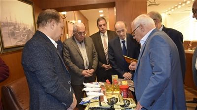 توزيع 30 ألف كرتونة سلع غذائية على أهالي بورسعيد استعدادا لشهر رمضان 