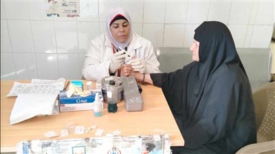 حياة كريمة بالمنيا تنظم قافلة طبية لأهالي قرية بني موسى بأبو قرقاص 