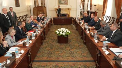 وزير الخارجية يستقبل وفدًا من مجلسي الشيوخ والنواب الأمريكي