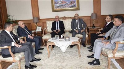 أهم ما دار في لقاء محافظ بورسعيد ووفد وزارة الصناعة