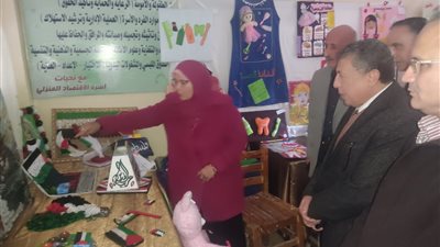 وكيل تعليم البحيرة يتفقد معرض الاقتصاد المنزلي ويشيد بجودة المعروضات(صور)