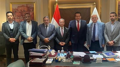 الأطباء تجتمع مع وزير الصحة لبحث مسودة مشروع قانون المنشآت الطبية الخاصة