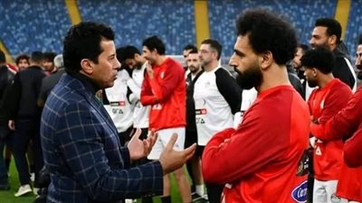 أشرف صبحي يكشف دوره في منع محمد صلاح من الاعتزال الدولي