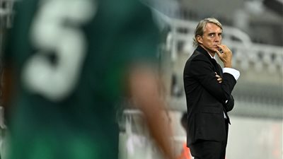 تقارير.. خلاف حاد بين روبيرتو مانشينى ولاعبى منتخب السعودية